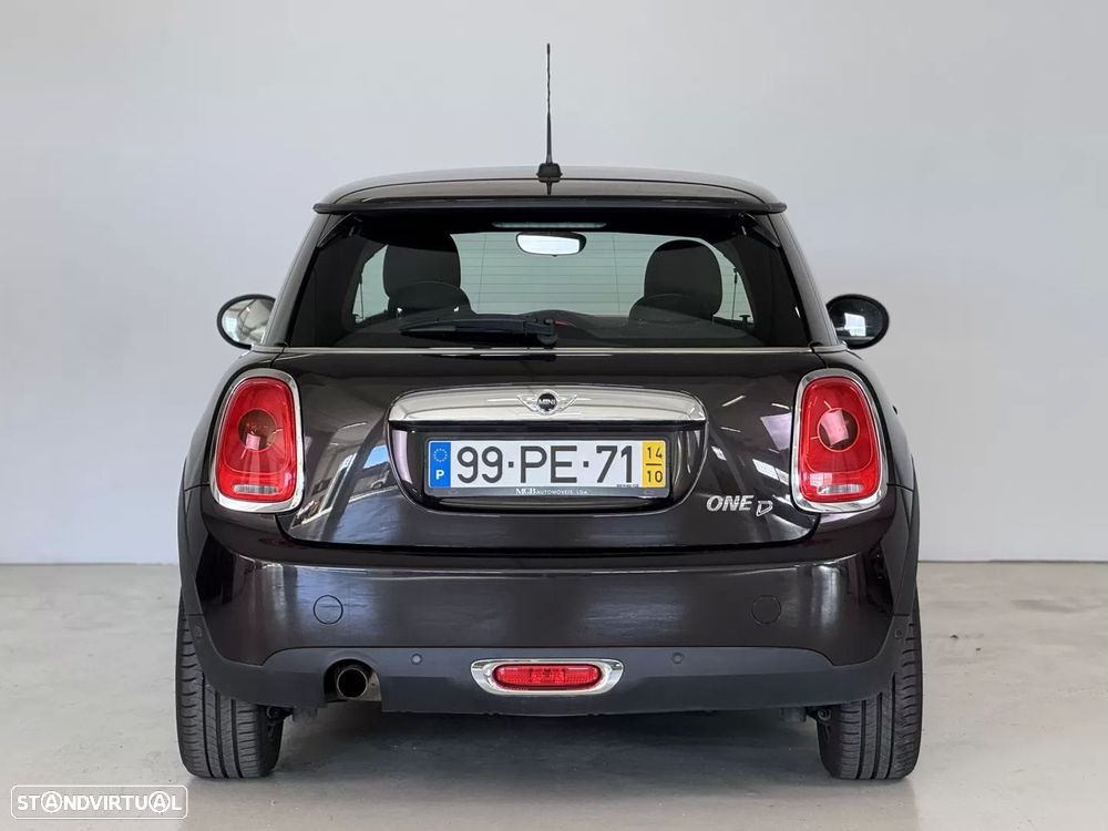 MINI 3 Portas One D - 16