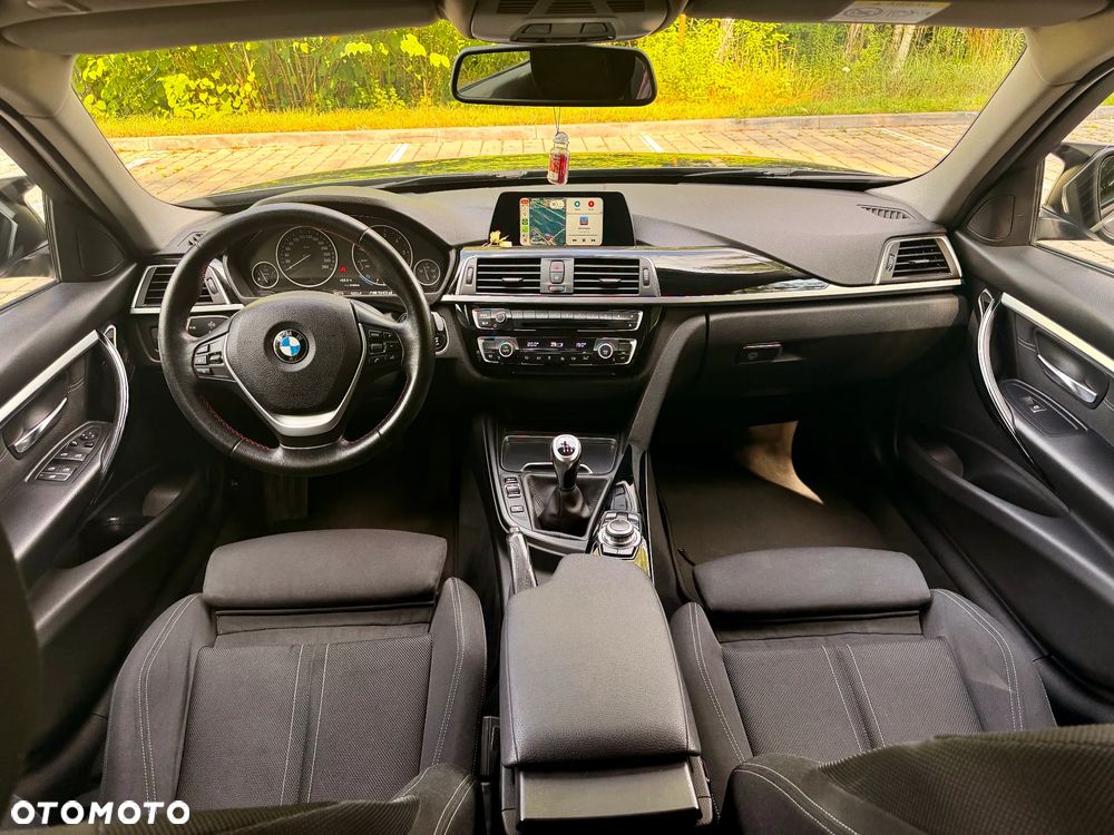 BMW Seria 3 318d Sport Line - 13