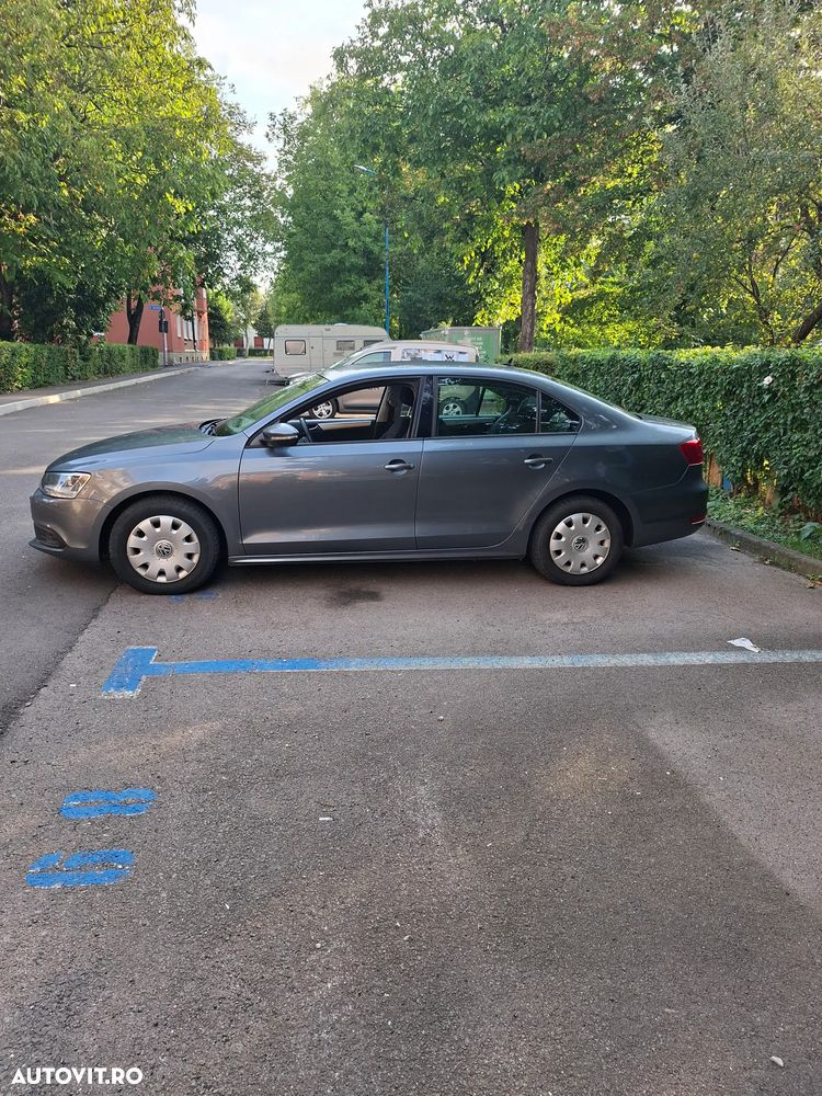 Volkswagen Jetta 1.6 TDI DPF Comfortline - 8