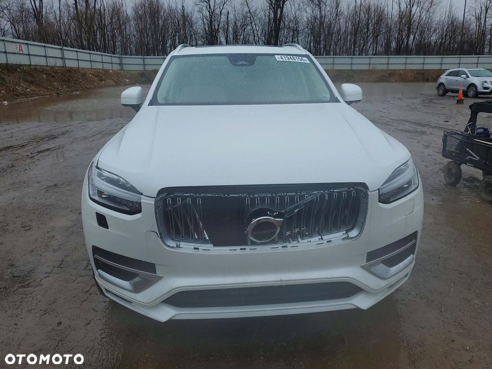 Volvo XC 90 - 7