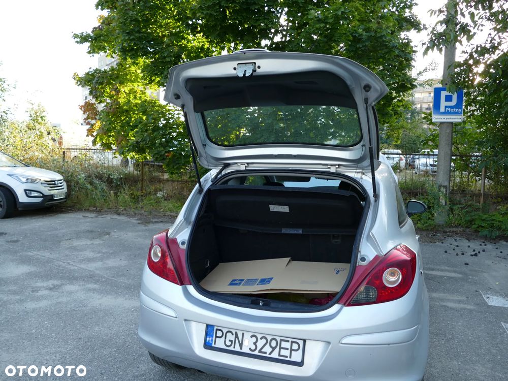 Opel Corsa 1.2 16V Cosmo - 19