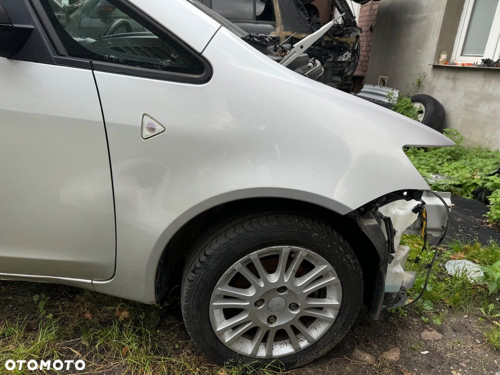 MITSUBISHI COLT VI LIFT 08-12 3D BŁOTNIK PRAWY PRZÓD KOLOR A50 - 2