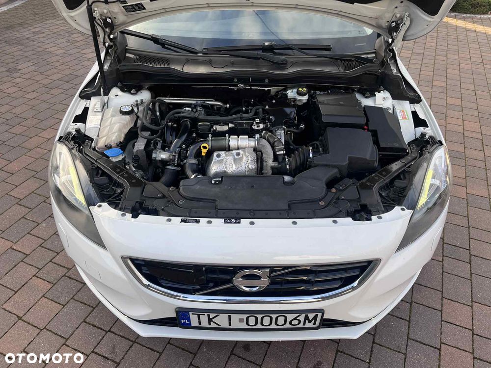 Volvo V40 D2 Momentum - 23