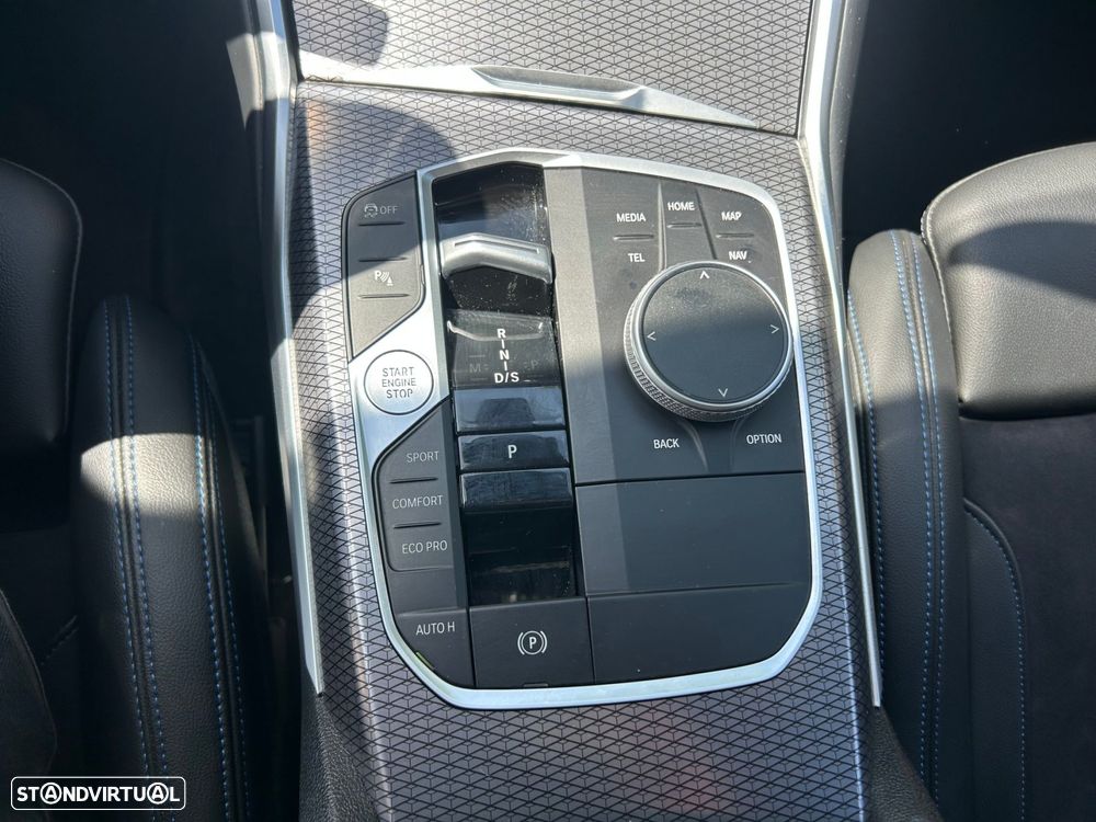 BMW 320 d Pack Desportivo M Auto - 20