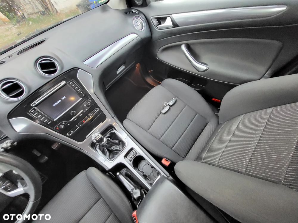 Ford Mondeo 2.0 TDCi Ambiente - 23