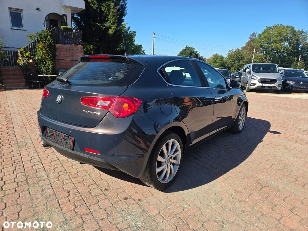 Alfa Romeo Giulietta - 8