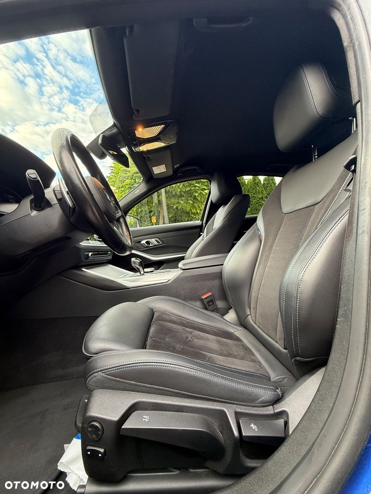 BMW Seria 3 320d xDrive M Sport sport - 9