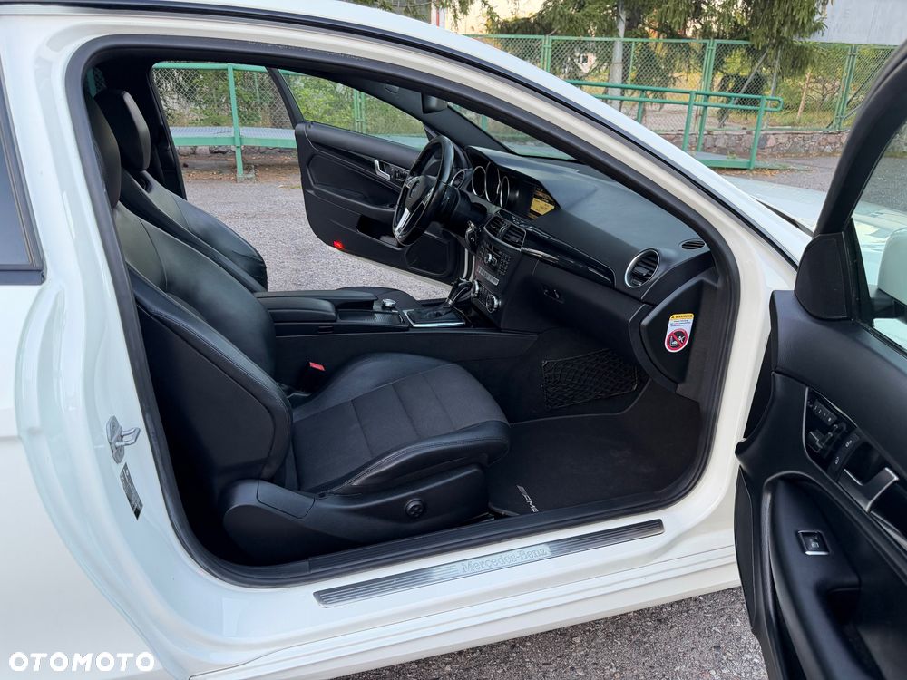 Mercedes-Benz Klasa C 250 7G-TRONIC Edition - 16