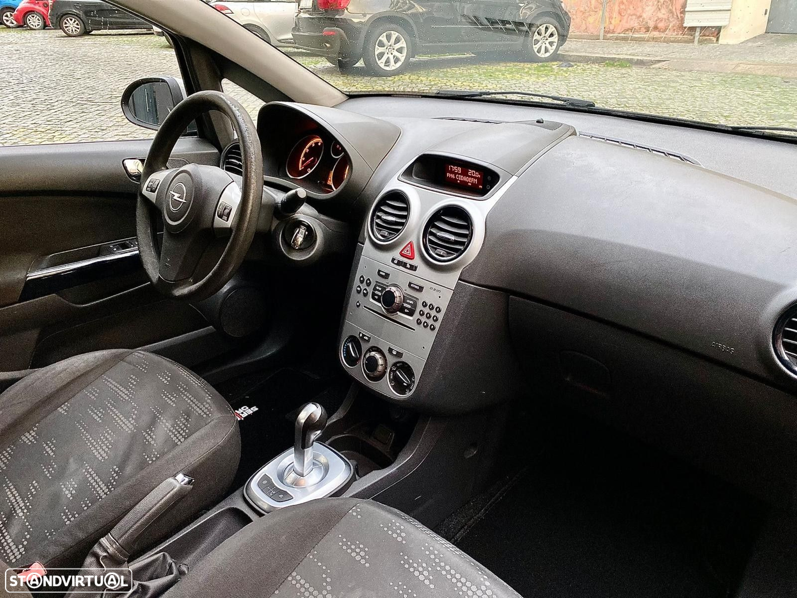 Opel Corsa 1.2 Cosmo Easytronic - 25