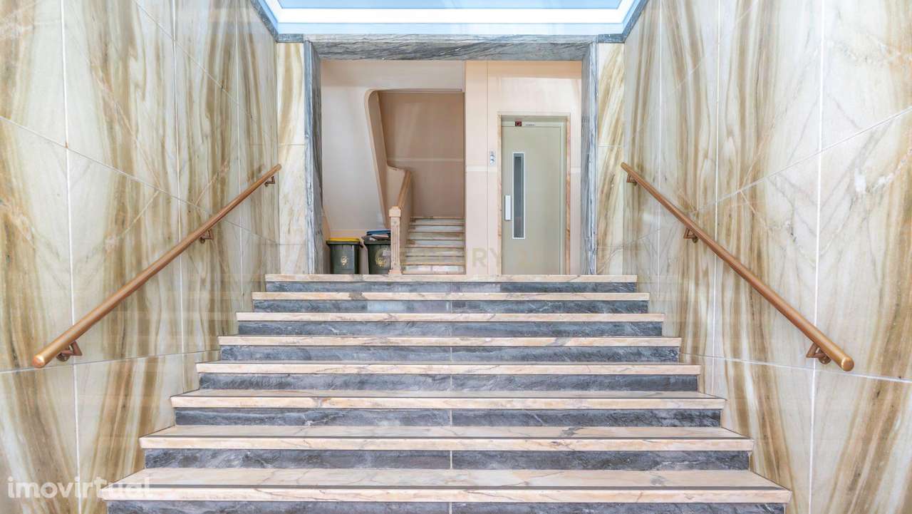 Campo de Ourique - Apartamento T2 c/ pequeno logradouro - Grande imagem: 2/60