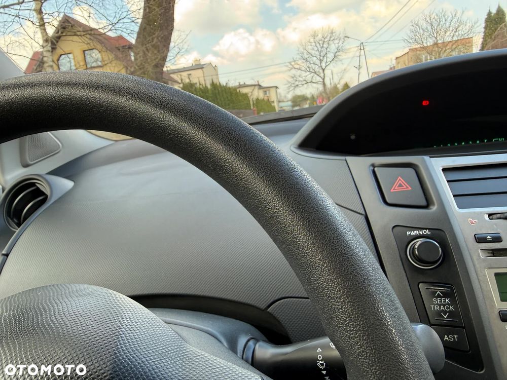 Toyota Yaris 1.0 VVT-i Sol - 16