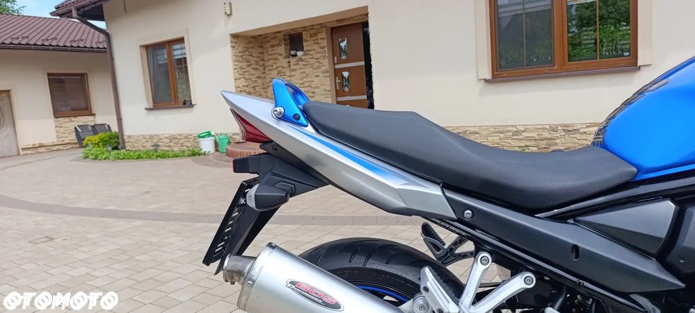 Suzuki GSX - 22