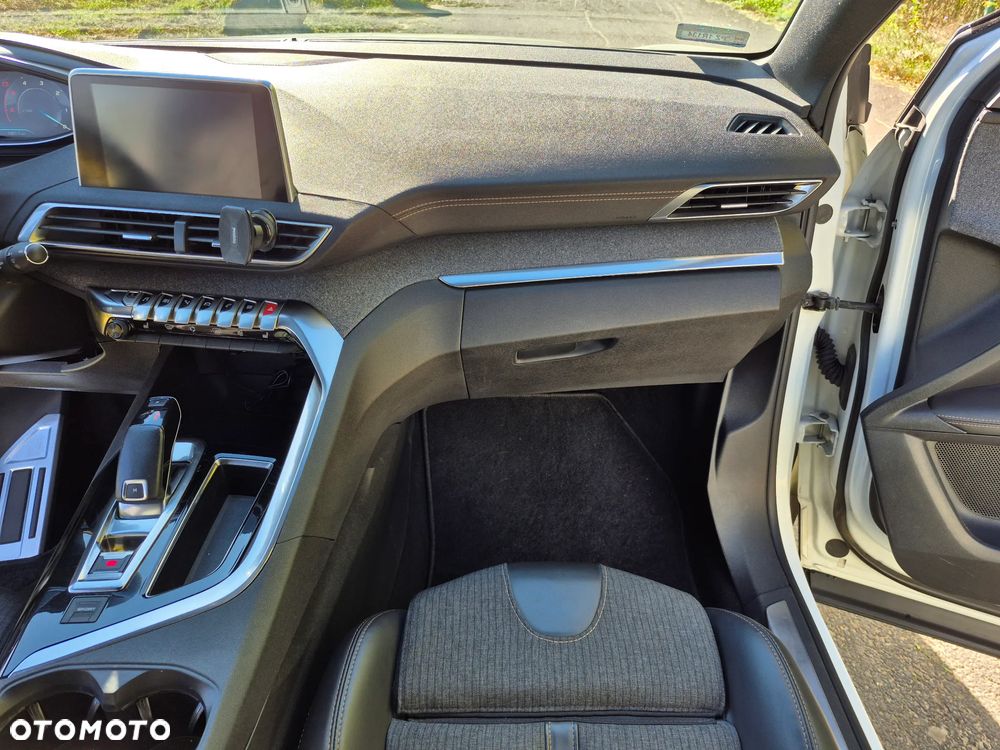 Peugeot 3008 BlueHDi 120 EAT6 Stop & Start Allure - 22