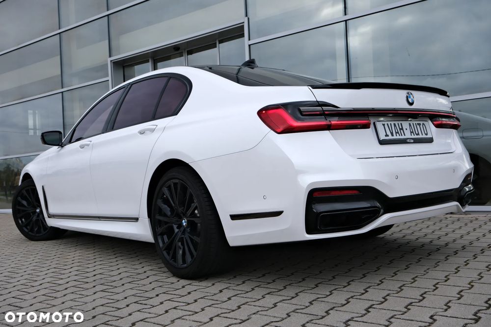 BMW Seria 7 750i xDrive sport - 8