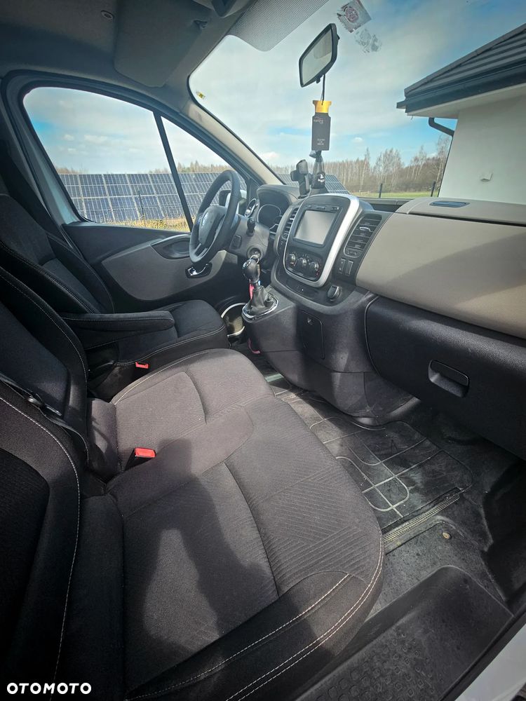 Renault Trafic Grand 1.6 dCi - 10