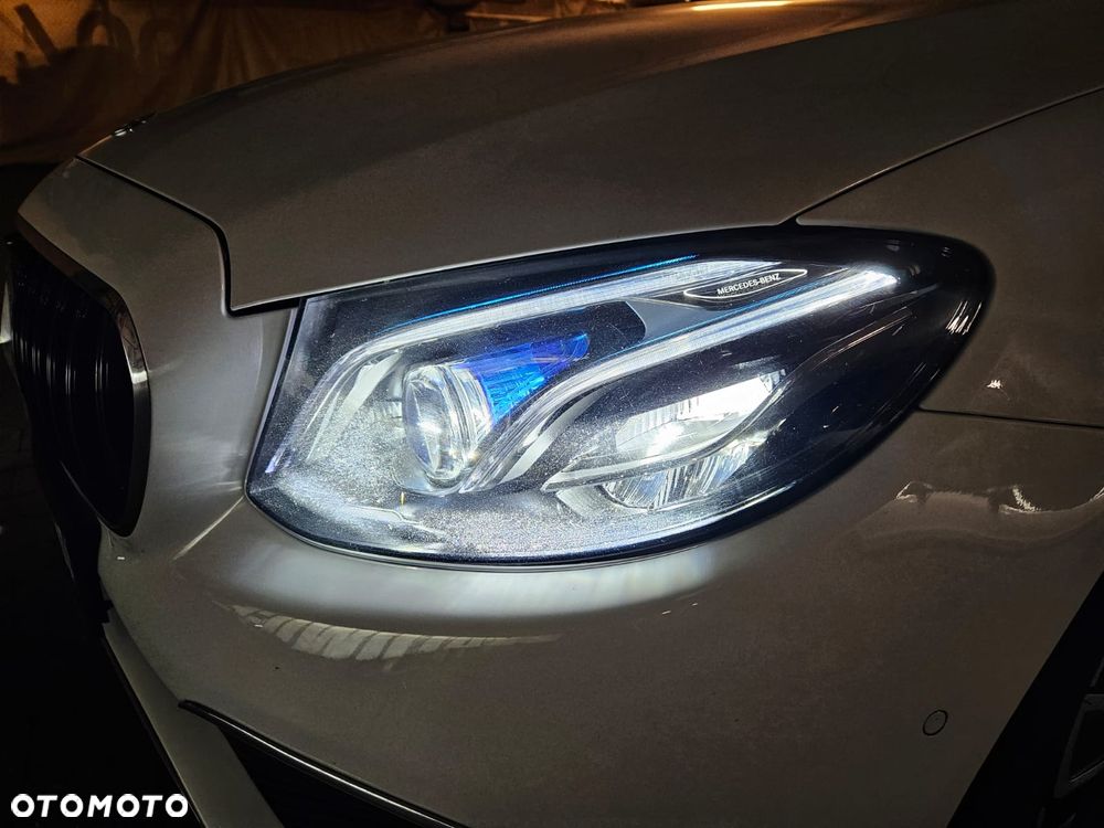 Mercedes-Benz Klasa E 220 d 9G-TRONIC - 22
