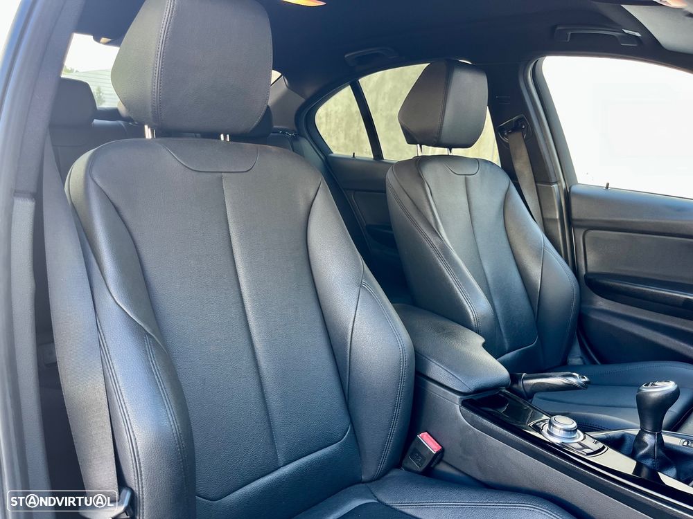 BMW 316 d Line Sport - 35