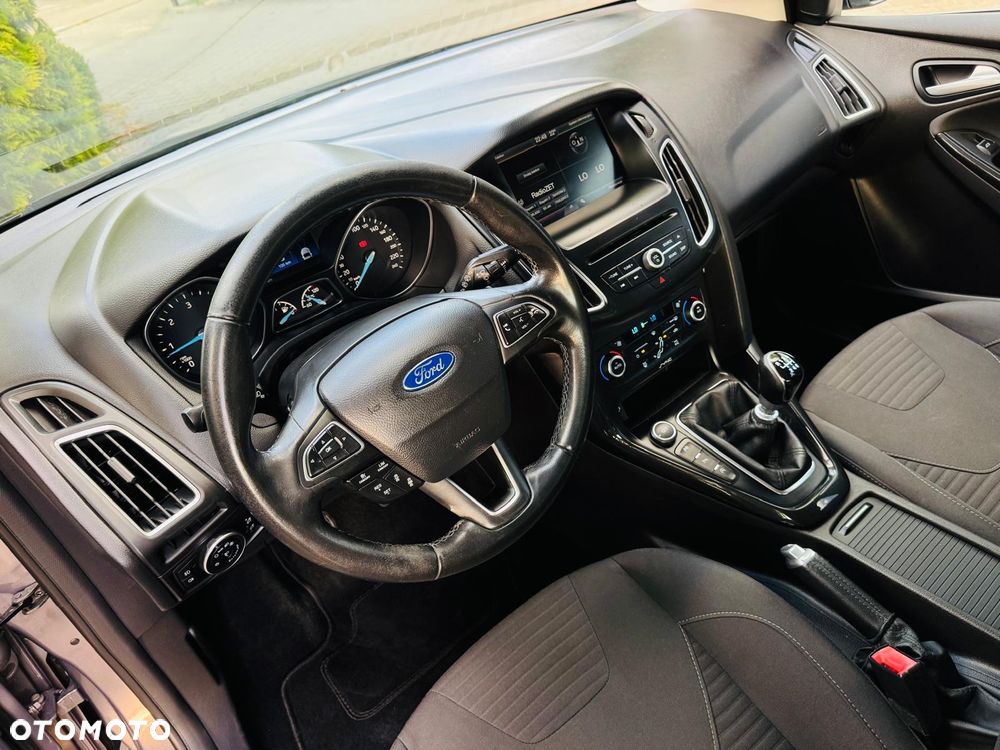 Ford Focus 2.0 TDCi DPF Start-Stopp-System ST-Line - 24