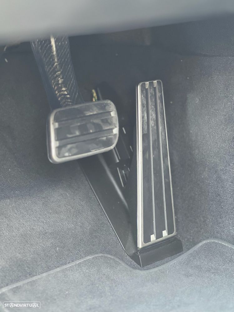 Porsche Taycan Turbo - 38