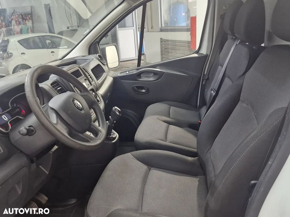 Renault TRAFIC - 12