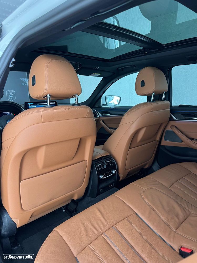 BMW 530 e Pack Desportivo M - 18