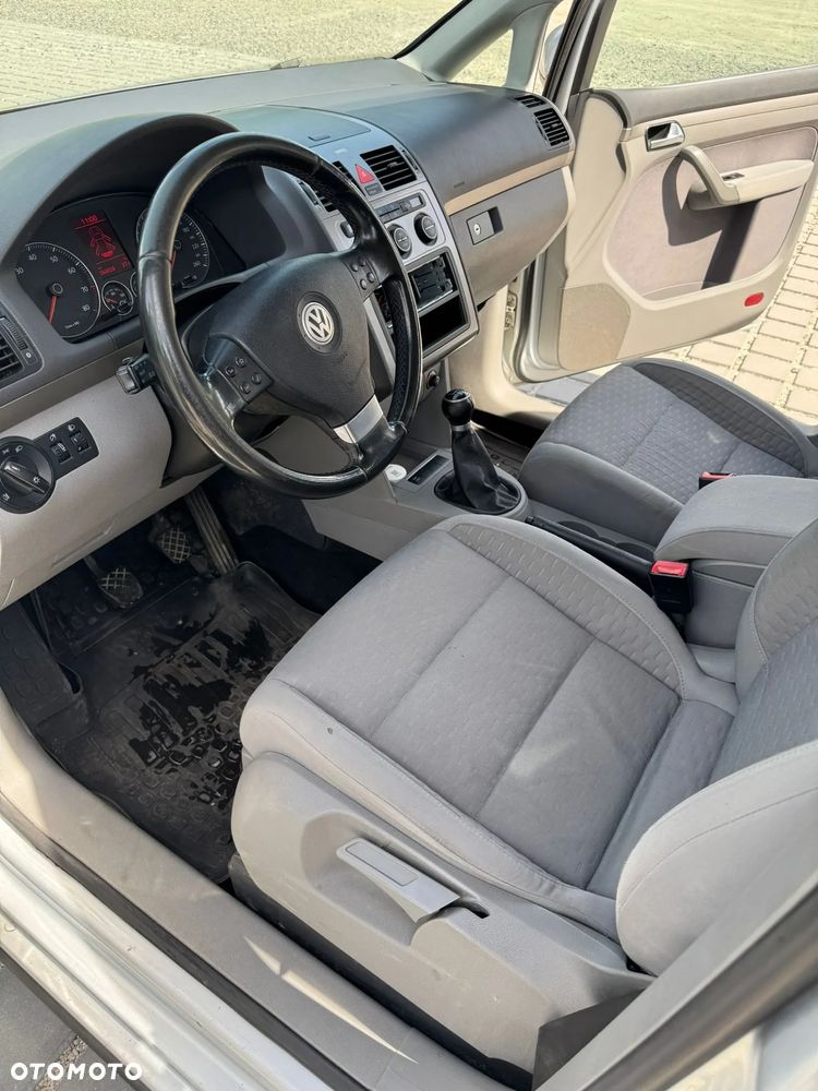 Volkswagen Touran - 7