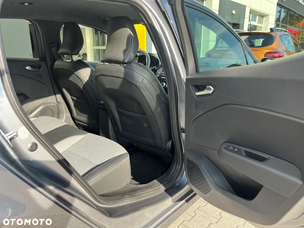 Renault Clio - 22