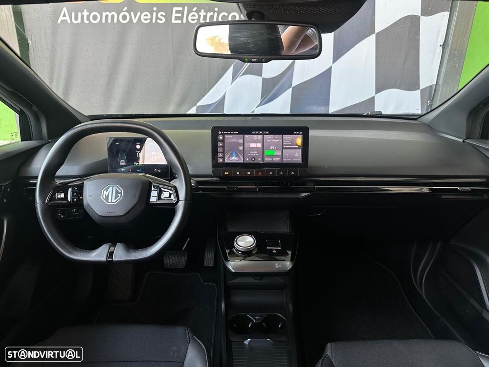 MG MG4 64 kWh Luxury - 24
