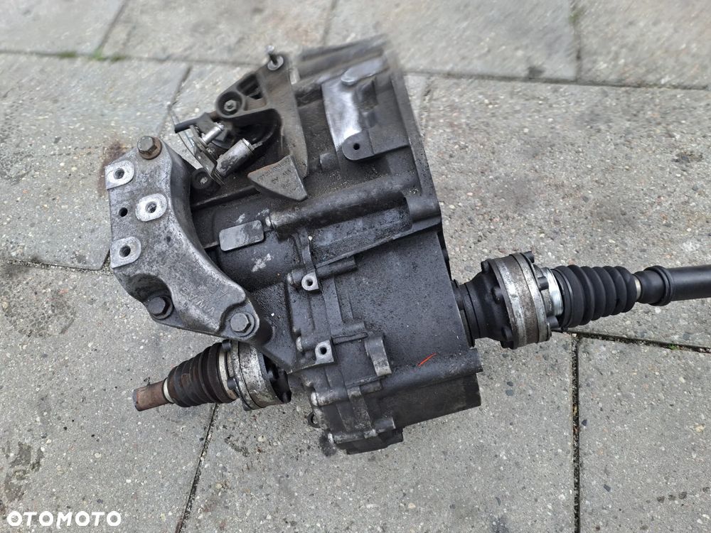 Volkswagen Passat B6 2.0 TDi 140KM skrzynia 6-biegowa kod HDV - 4