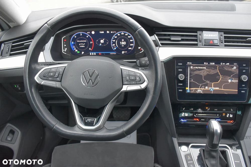 Volkswagen Passat 2.0 TDI SCR DSG 4Motion Elegance - 28