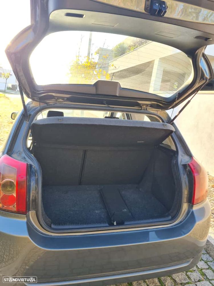 Toyota Corolla 1.4 D-4D Sol - 5