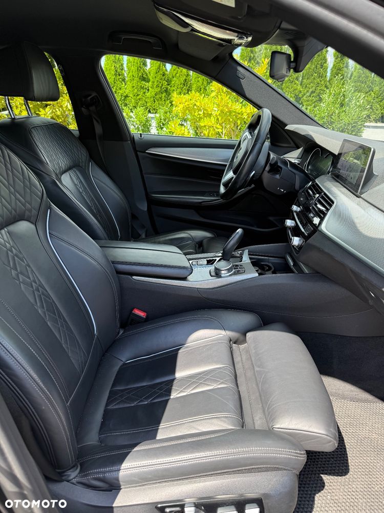BMW Seria 5 520d M Sport Edition - 12