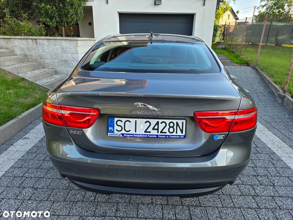 Jaguar XE E-Performance Pure - 4