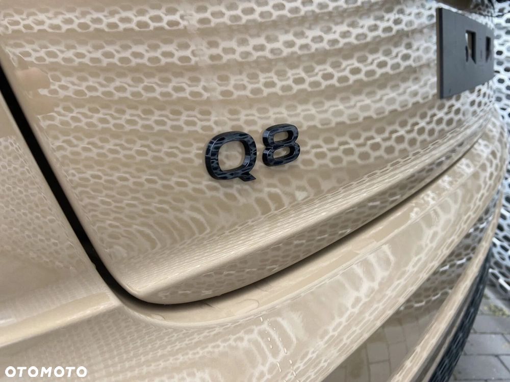 Audi Q8 - 8