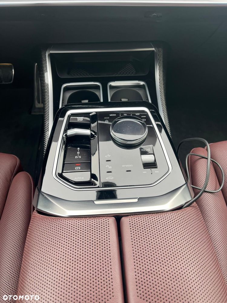 BMW Seria 7 - 12