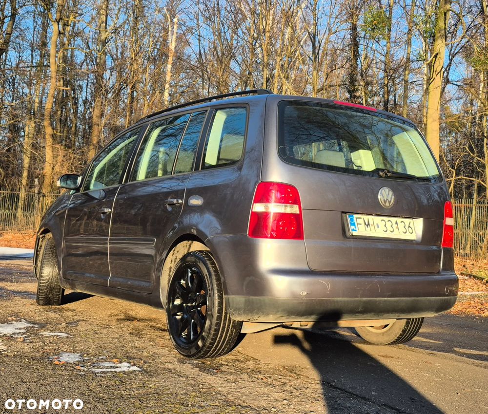 Volkswagen Touran 1.6 FSI - 13