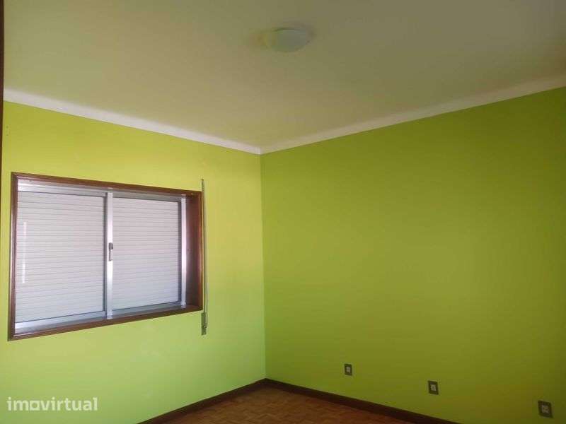 Atenção Investidores Moradia T5 para Dividir em 3 Apartamentos - Grande imagem: 3/12