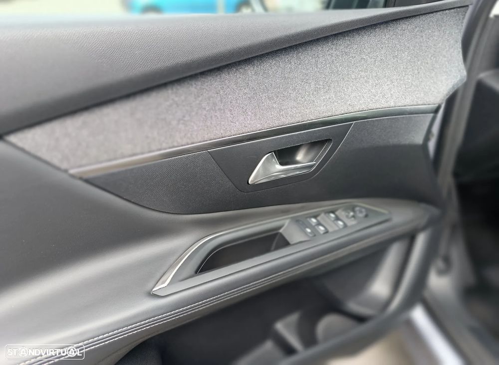 Peugeot 3008 1.5 BlueHDi Allure EAT8 - 13
