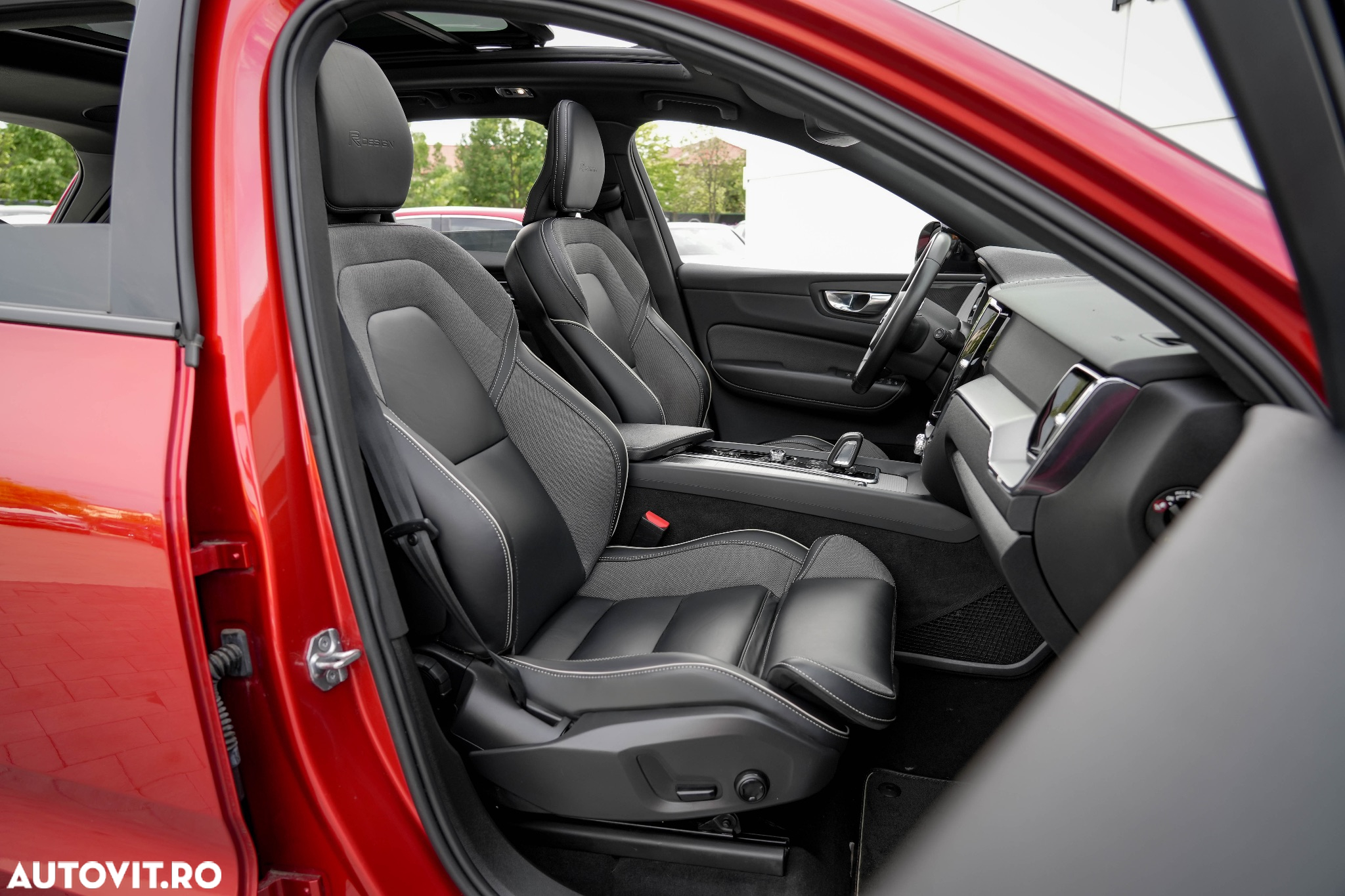 Volvo XC 60 Recharge T8 Twin Engine eAWD R-Design - 8