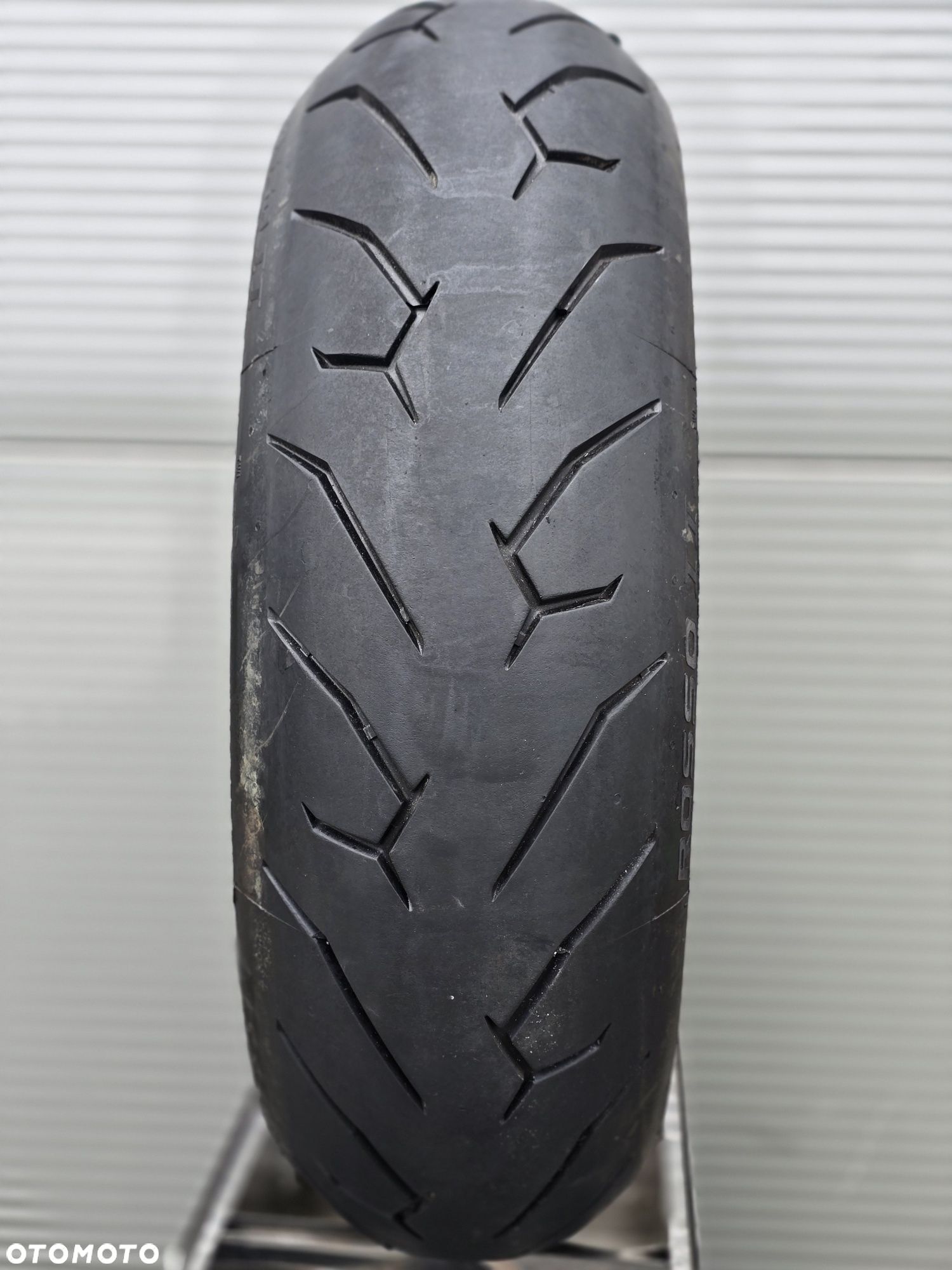 Opona Pirelli Diablo Rosso II 180/55/17 - 1