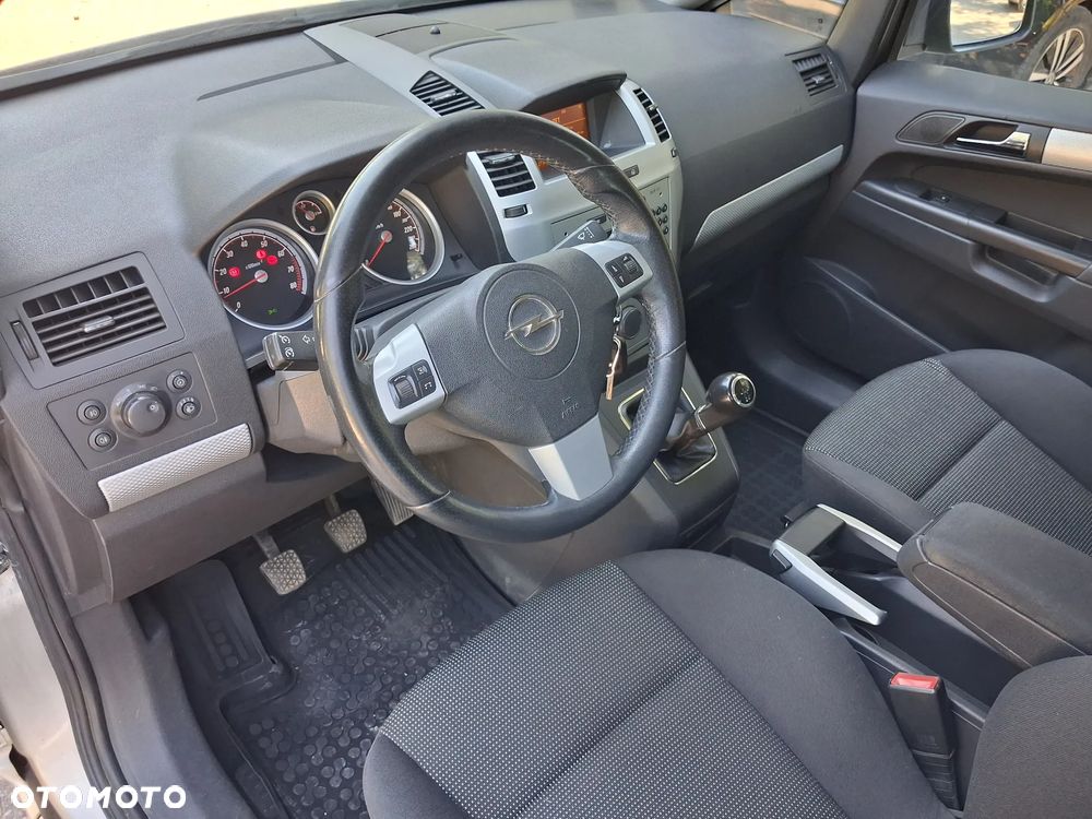 Opel Zafira 1.8 Sport - 18