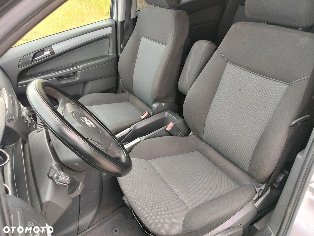 Opel Zafira 1.6 Enjoy - 11