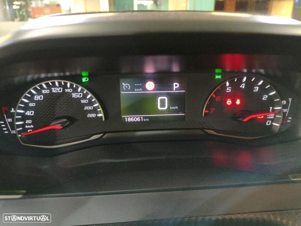 Peugeot 2008 1.5 BlueHDi Active Pack EAT8 - 5