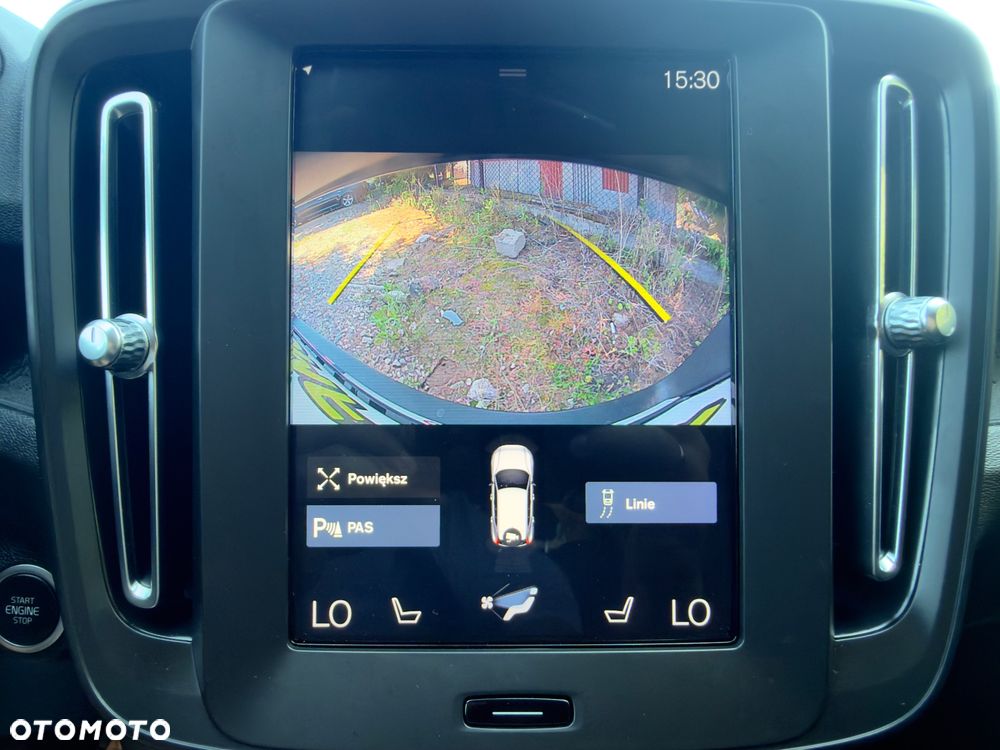 Volvo XC 40 T3 Momentum Pro - 32
