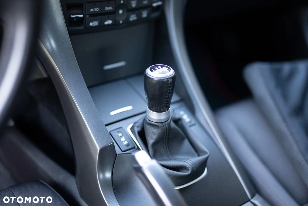 Honda Accord 2.0 Elegance - 27