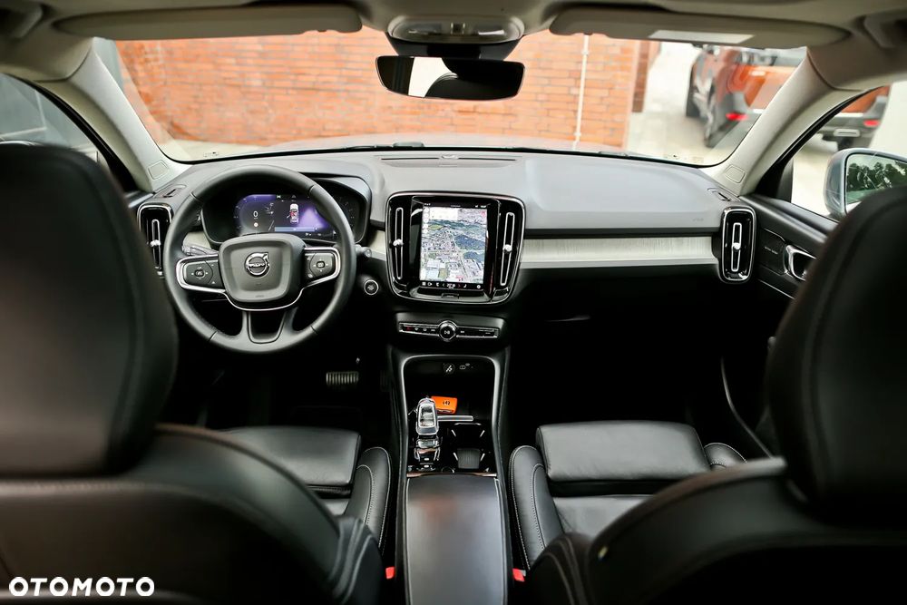 Volvo XC 40 B4 AWD Plus Bright - 26
