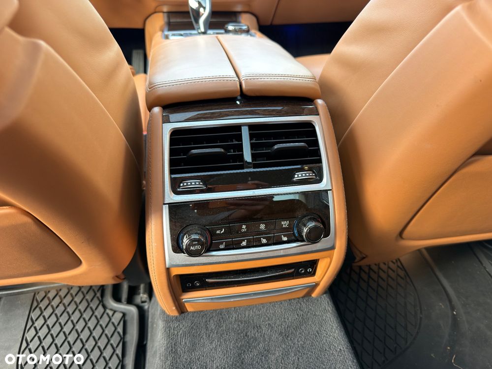 BMW Seria 7 - 29