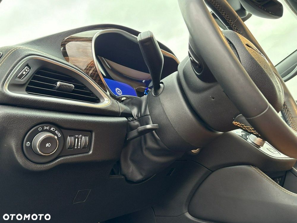 Chrysler Pacifica - 13