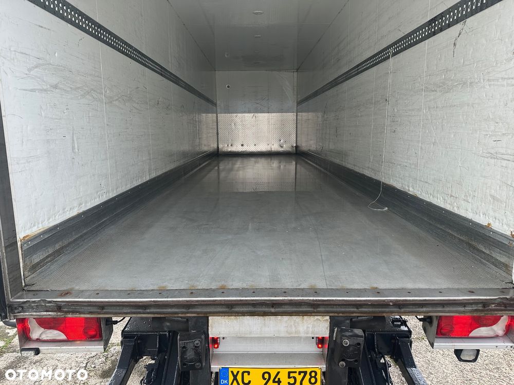 Scania SCANIA P 320 KONTENER 24 PALETY - 11