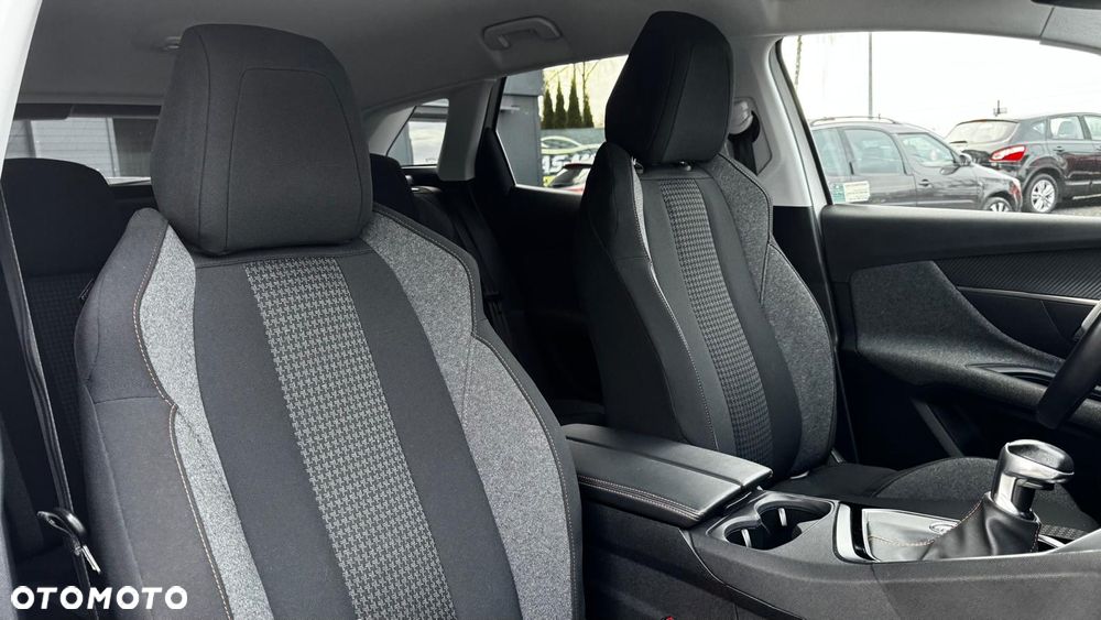 Peugeot 3008 1.2 PureTech Road Trip S&S - 16